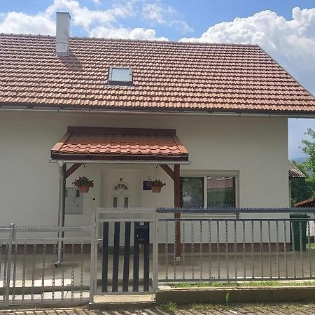 Keti Apartment Plaški Exterior foto