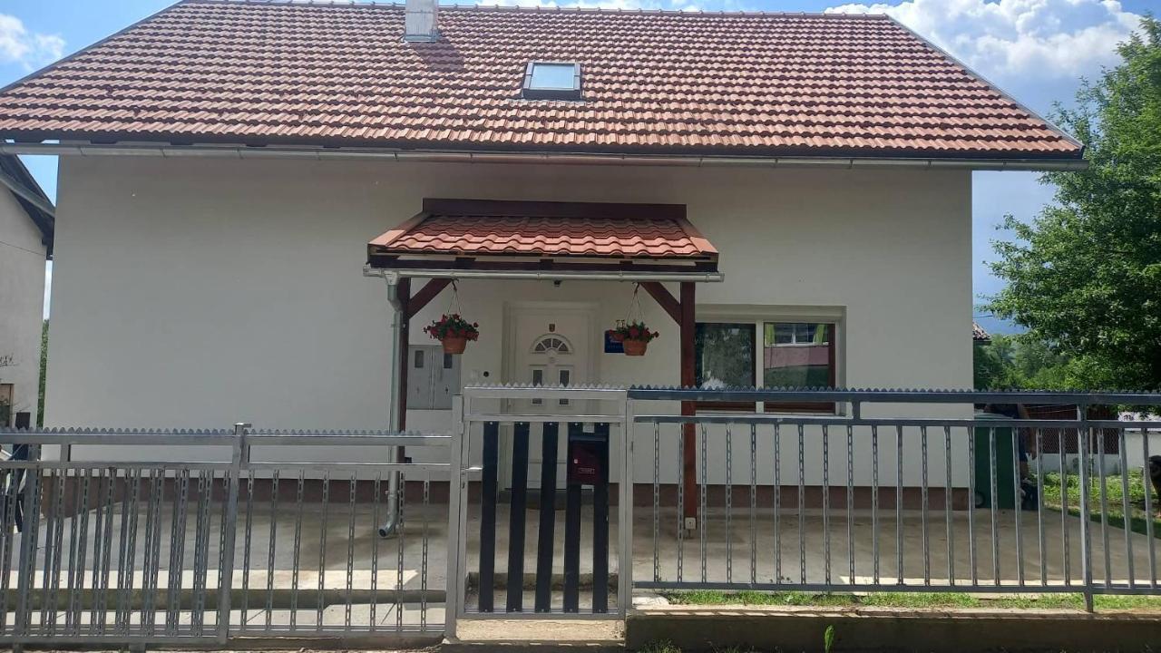 Keti Apartment Plaški Exterior foto