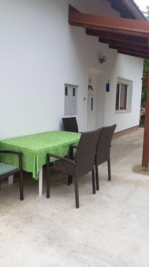 Keti Apartment Plaški Exterior foto